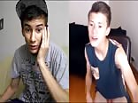 WEBCAM entre amis 56 en écoutant de la musique boys porn
