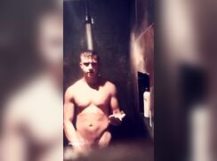 ?Who is this? flex jock porn
