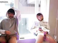 Wildboys Brandon jerk off with friend