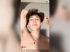 Young tiktoker shows his dick and wanks cam boys porn