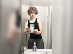 Zayne twink selfie porn
